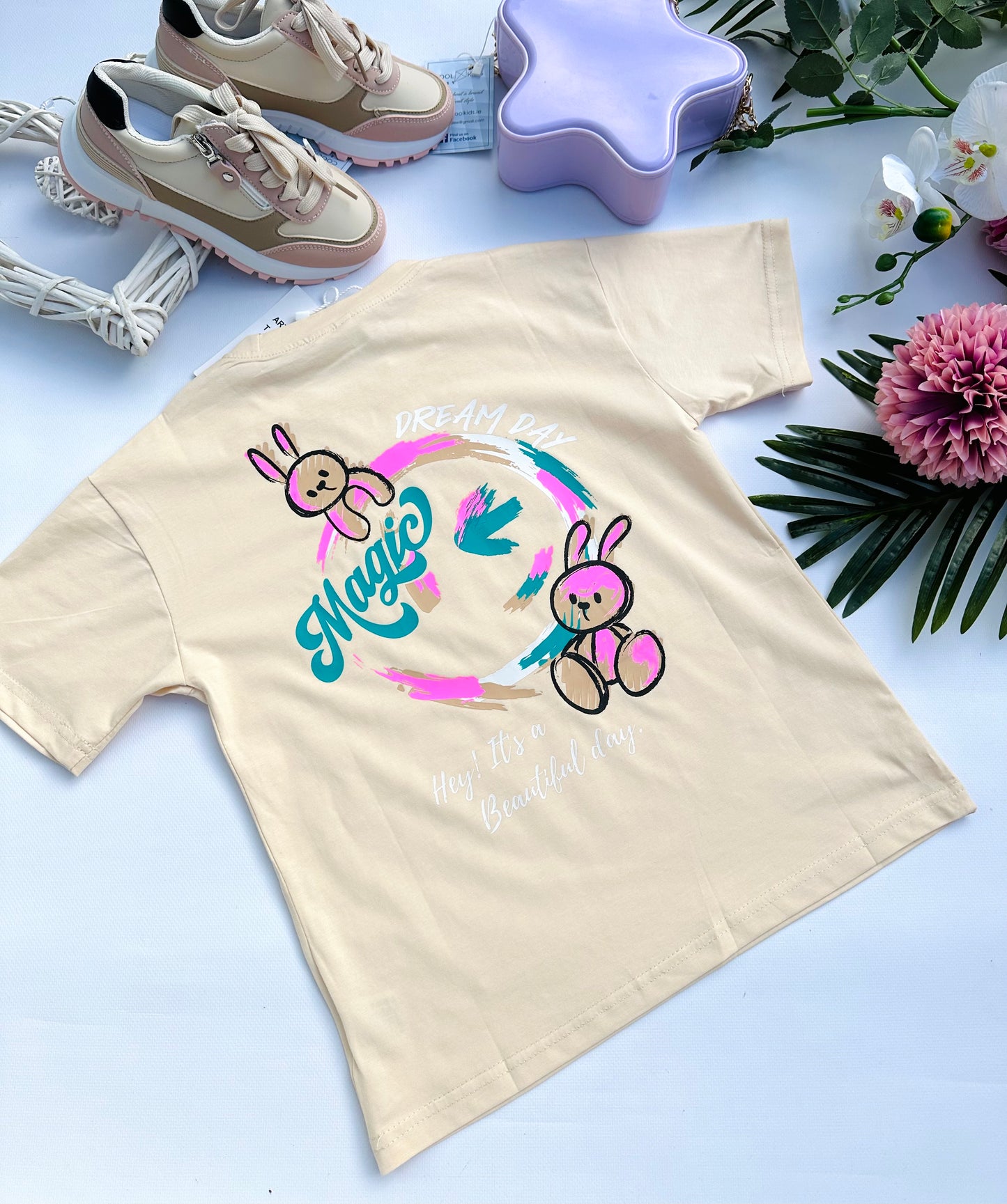 Beige t shirt