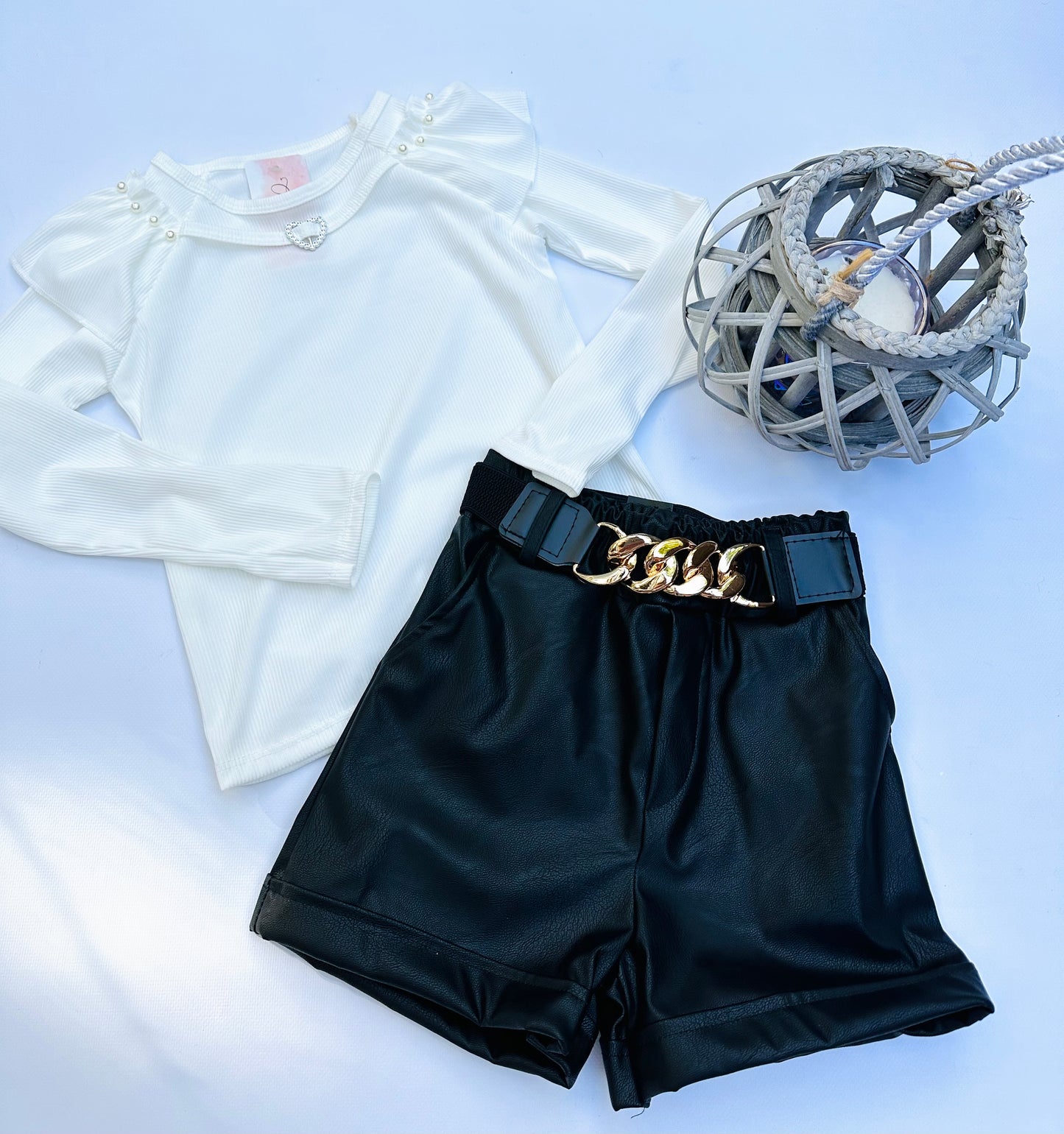 Chain eco leather shorts