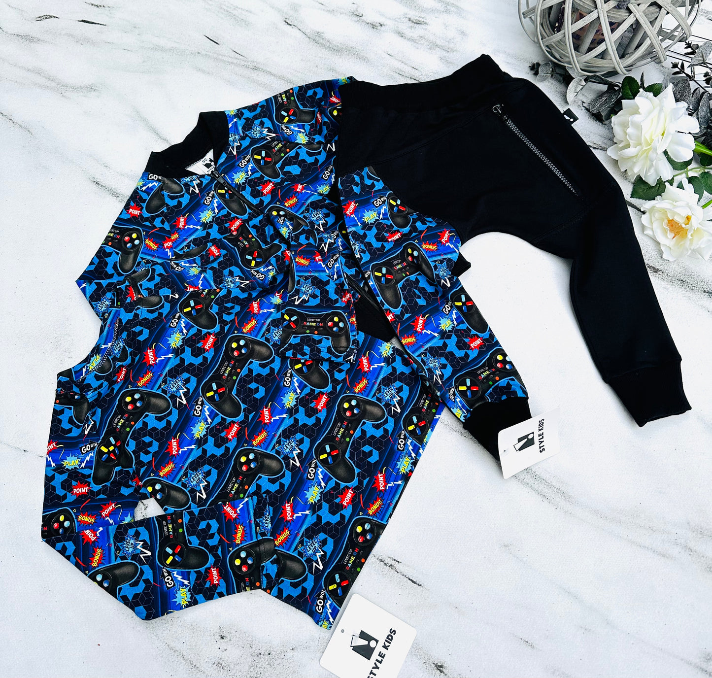 Game zip top