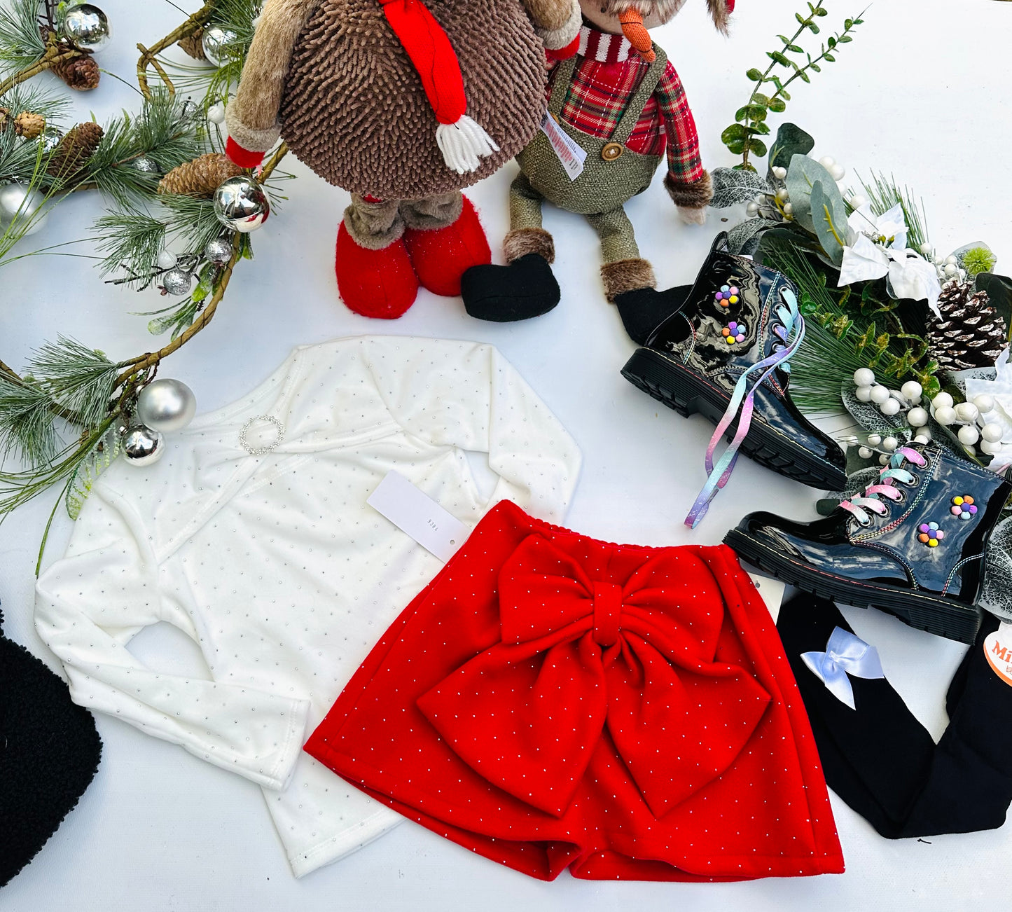 Red bow shorts