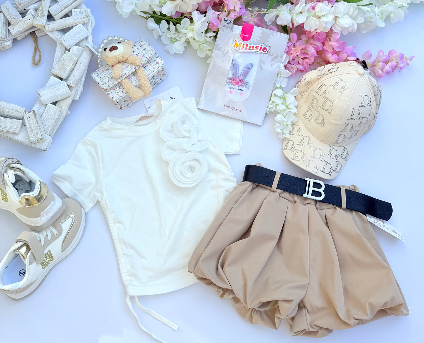 White flower t shirt