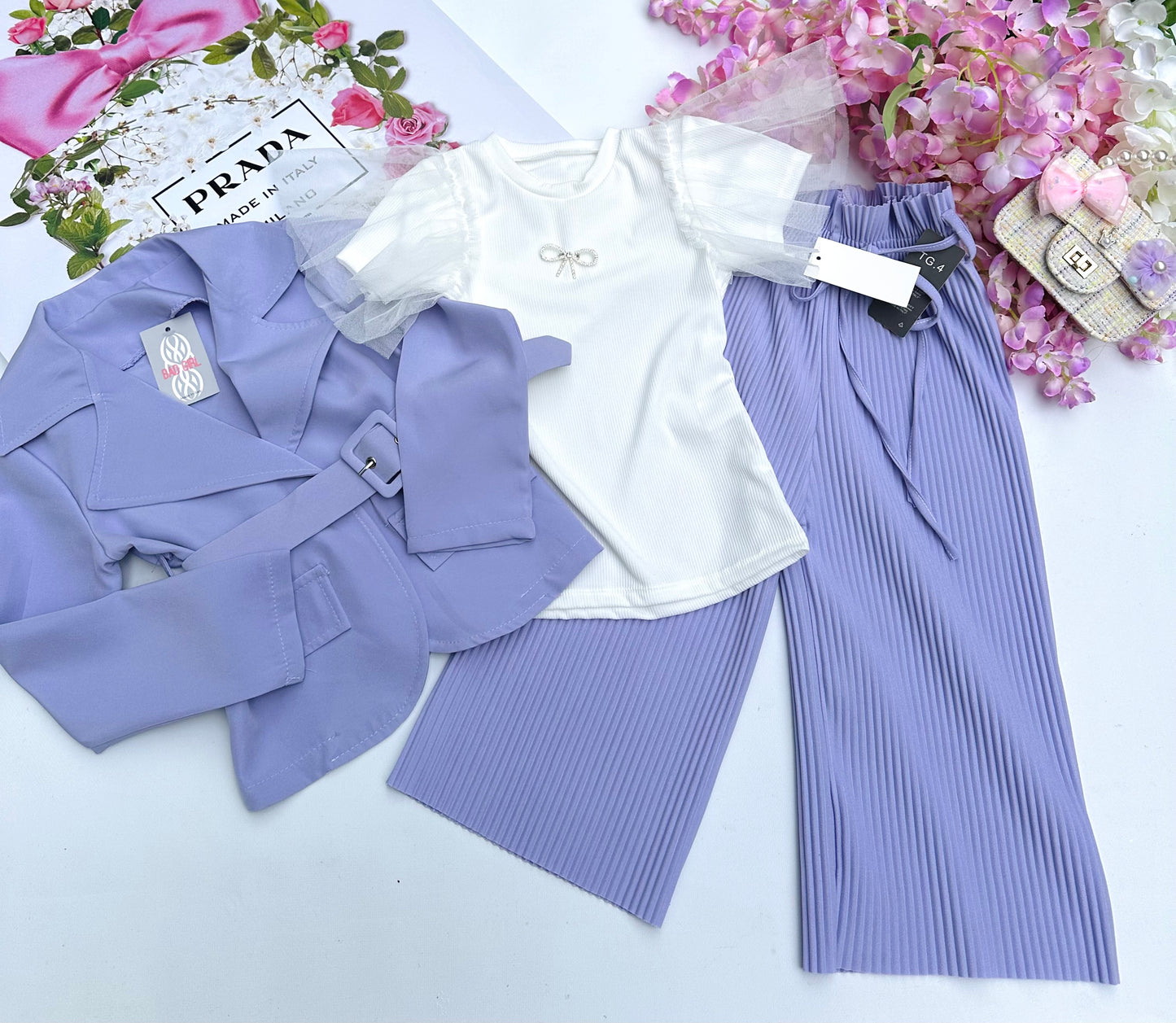 White bow t shirt
