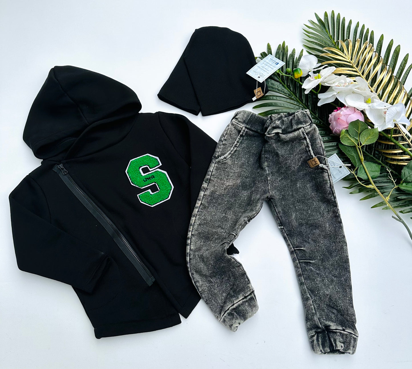 Black zip warm hoodie