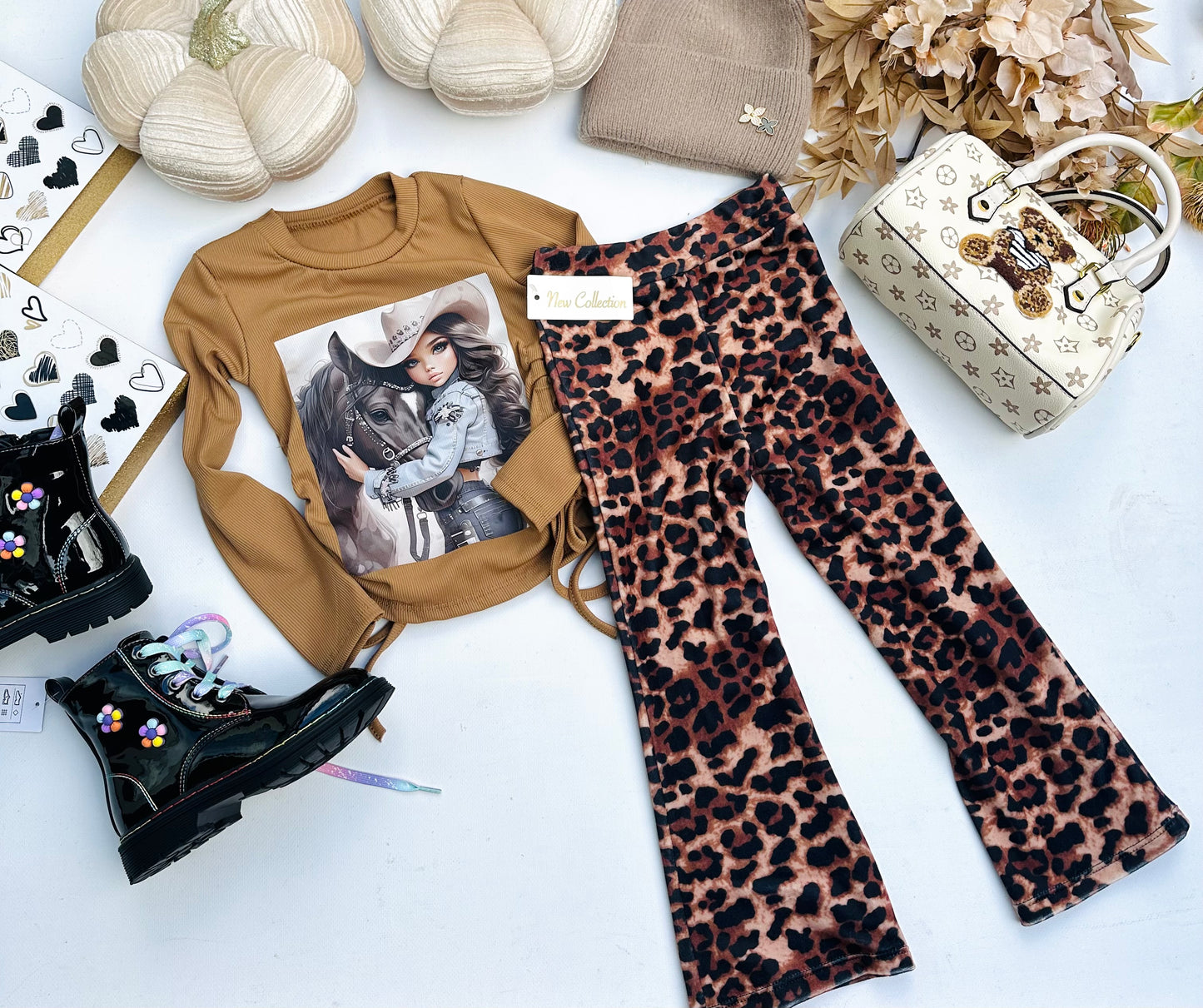 Velvet wild print flared pants