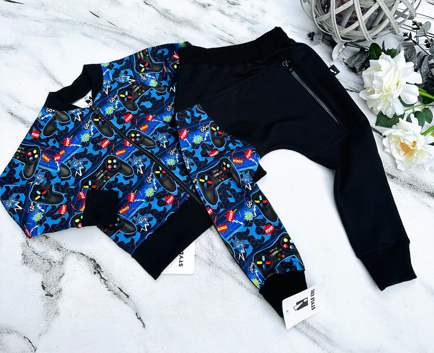 Game zip top