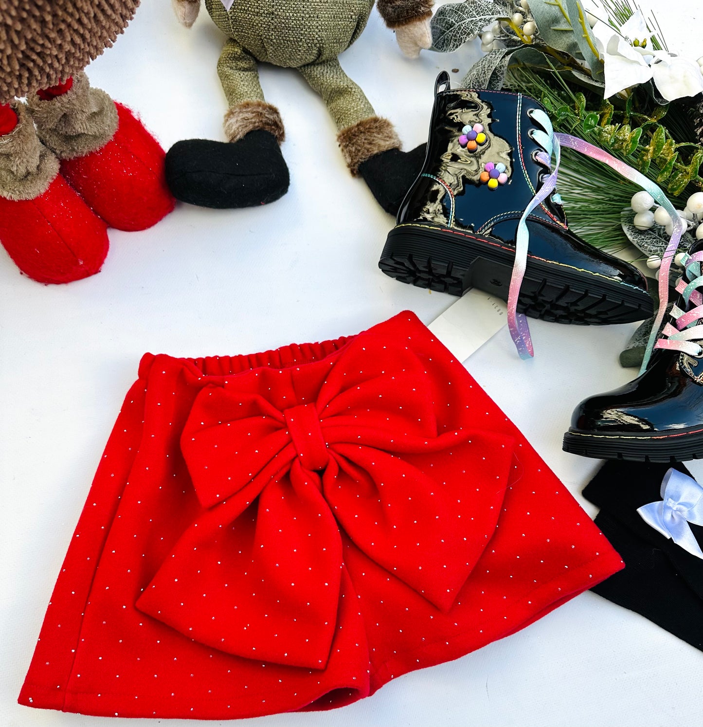 Red bow shorts
