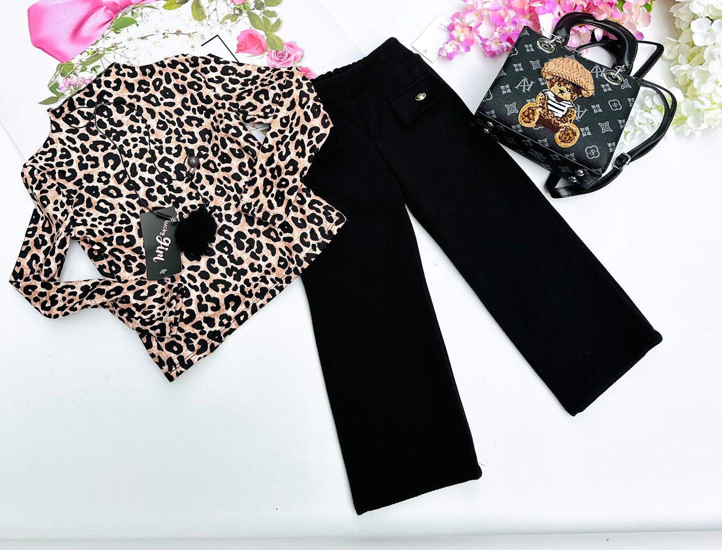 Wild print soft top with necklace