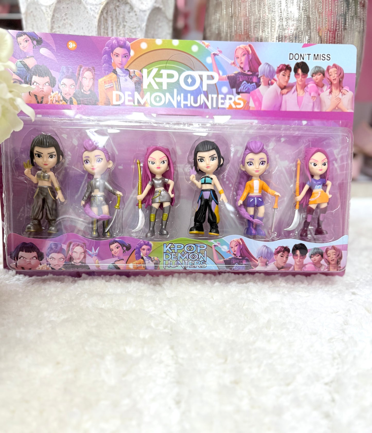 Set of kpop figures