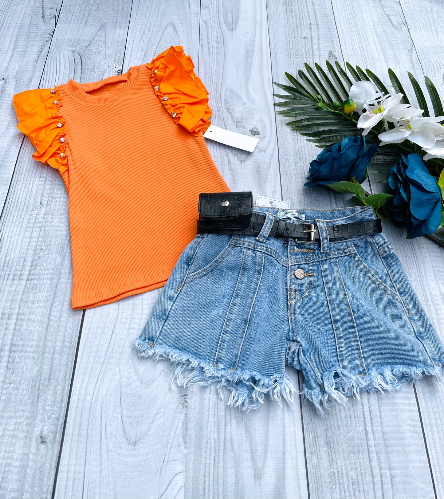 Denim shorts with belt