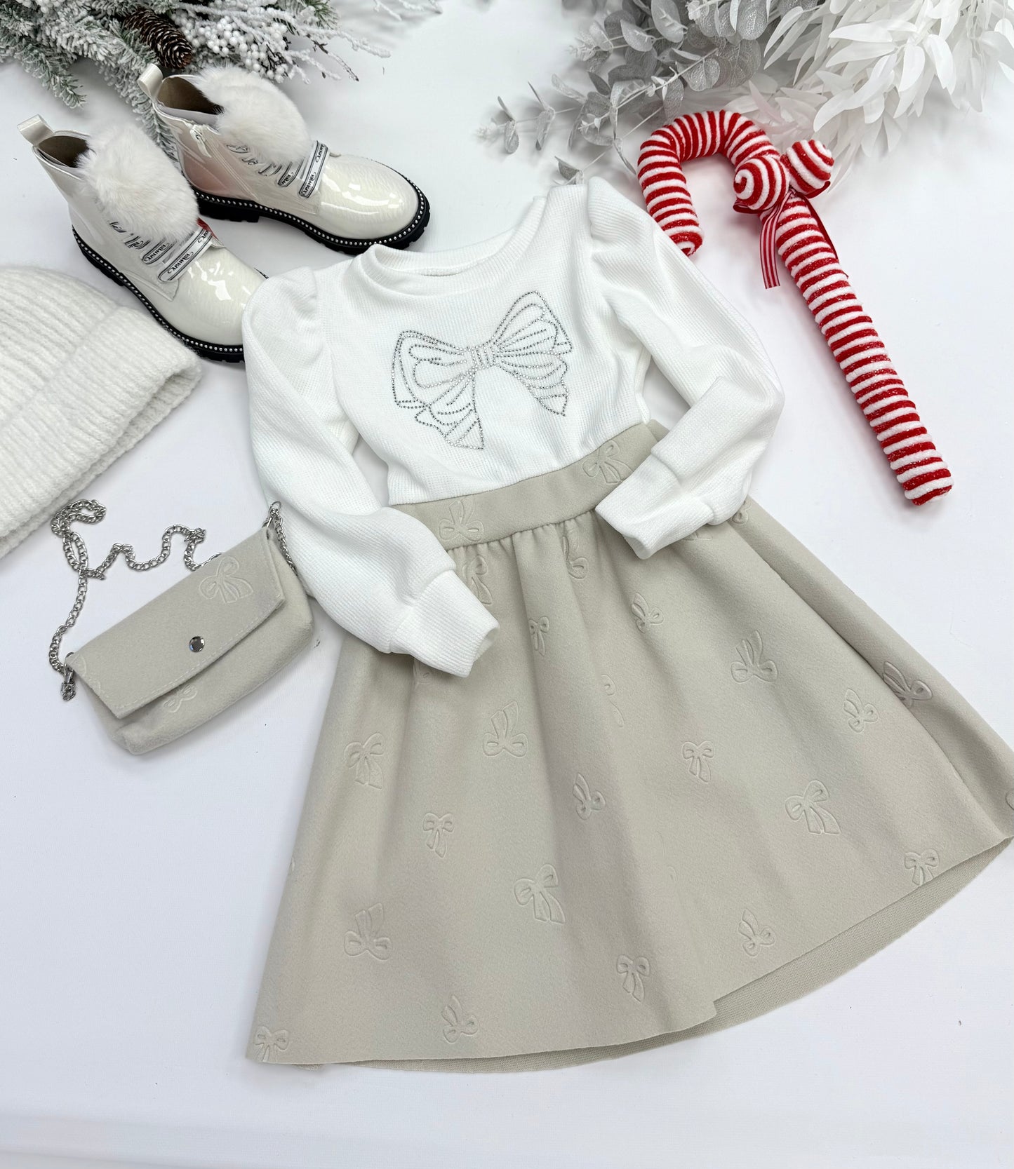Beige bow dress with bag