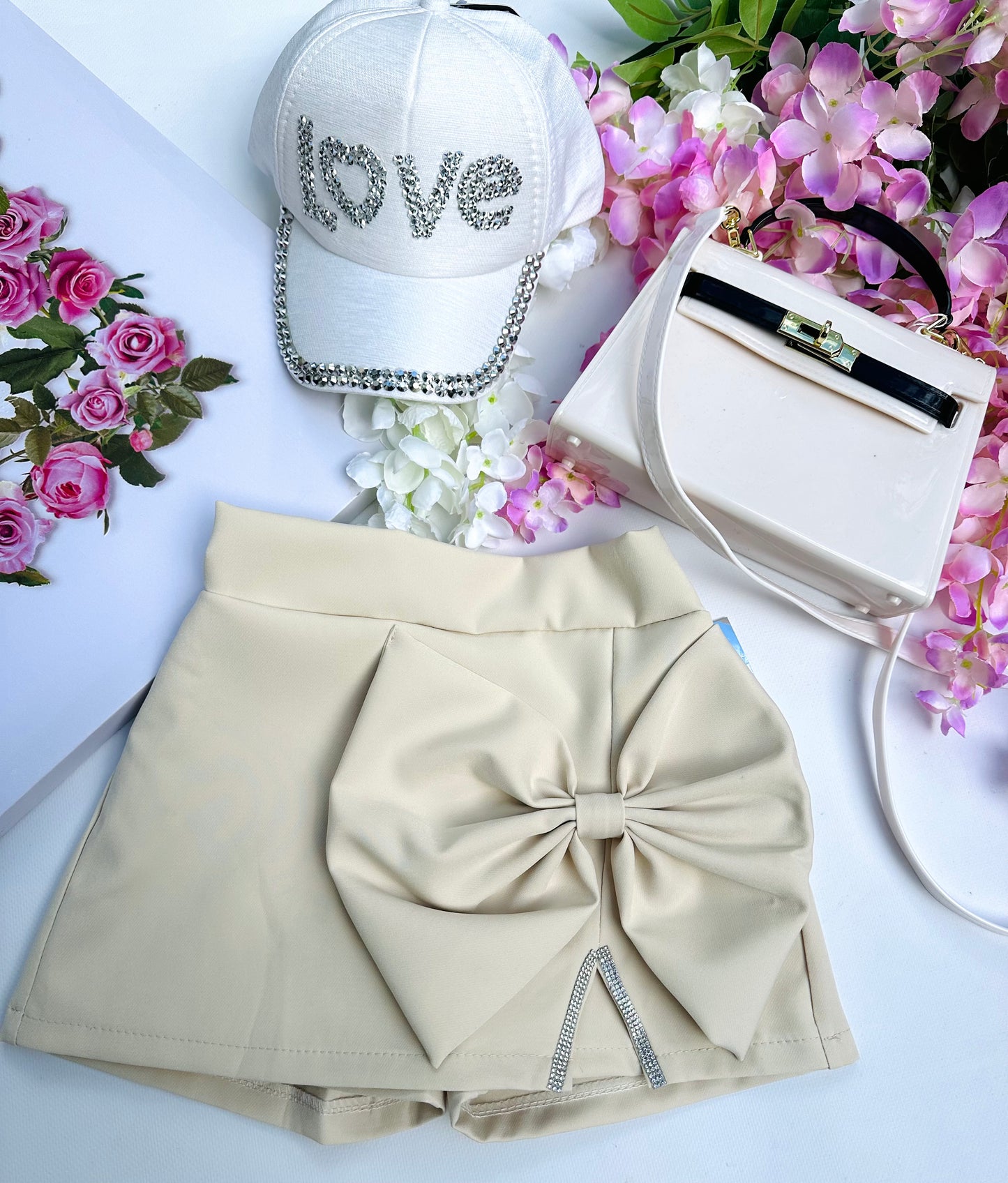 Beige bow skorts