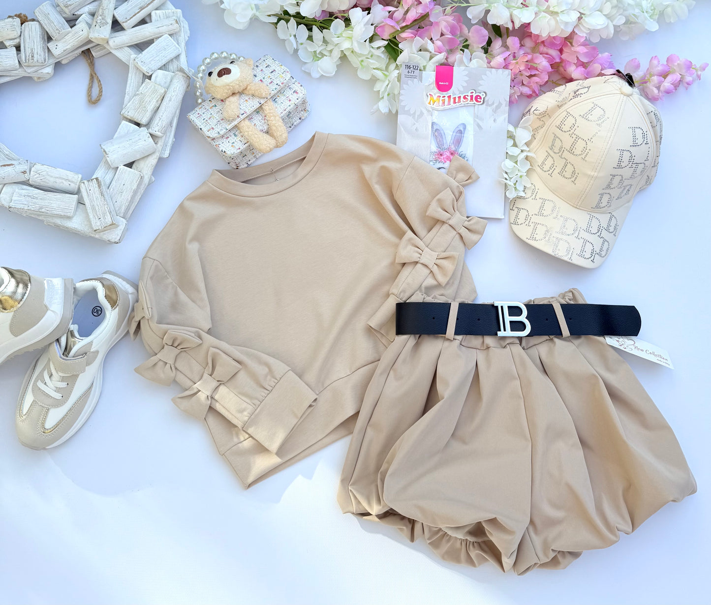 Beige shorts
