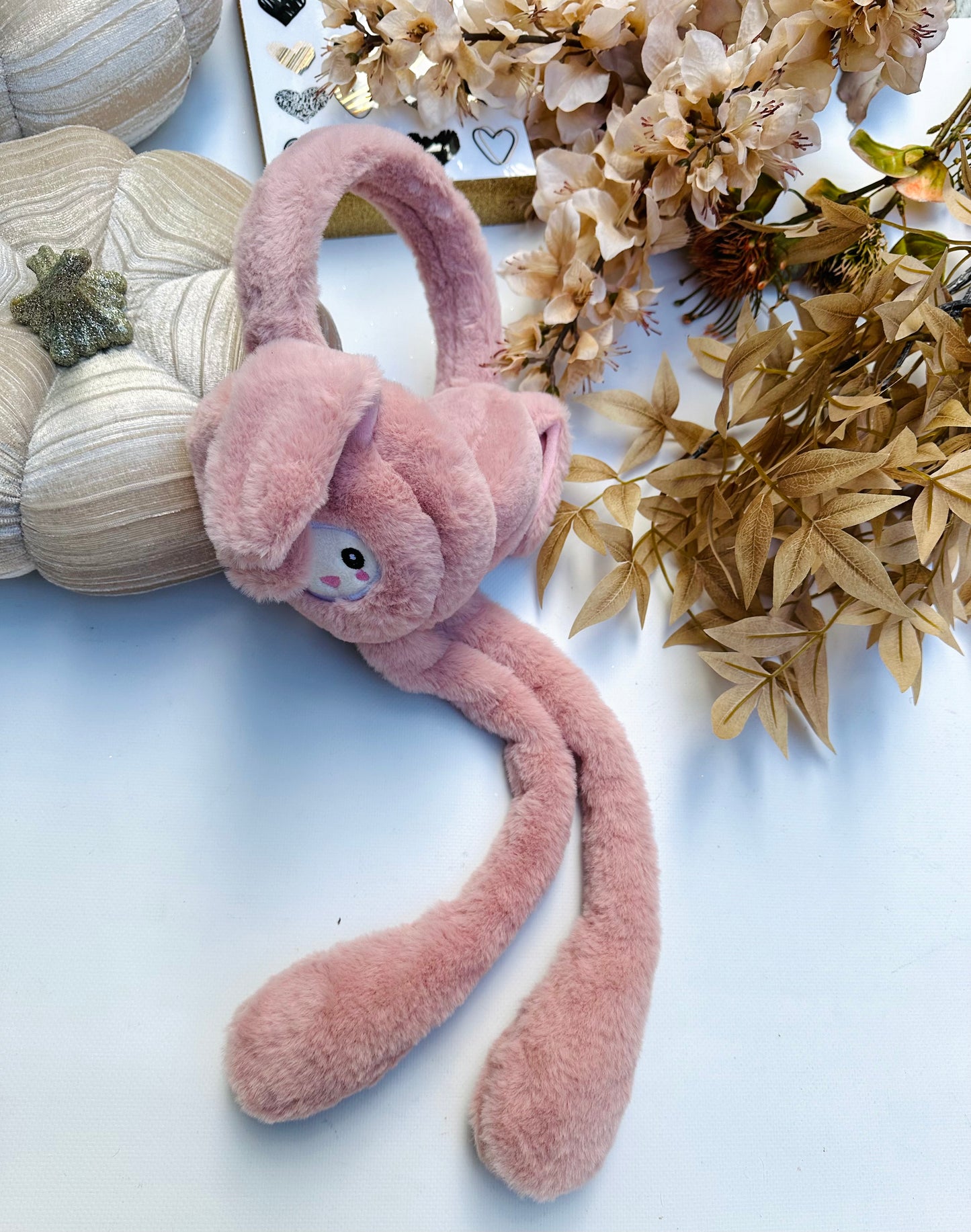 Earmuffs with moving ears