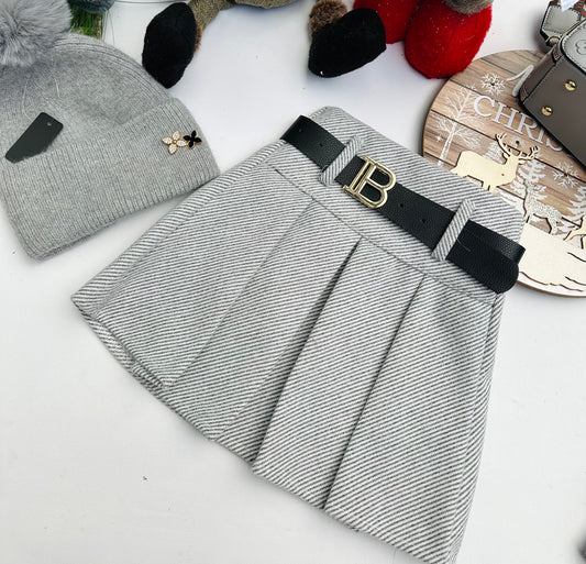 Grey skirt