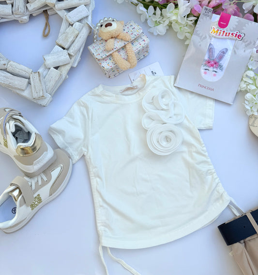 White flower t shirt