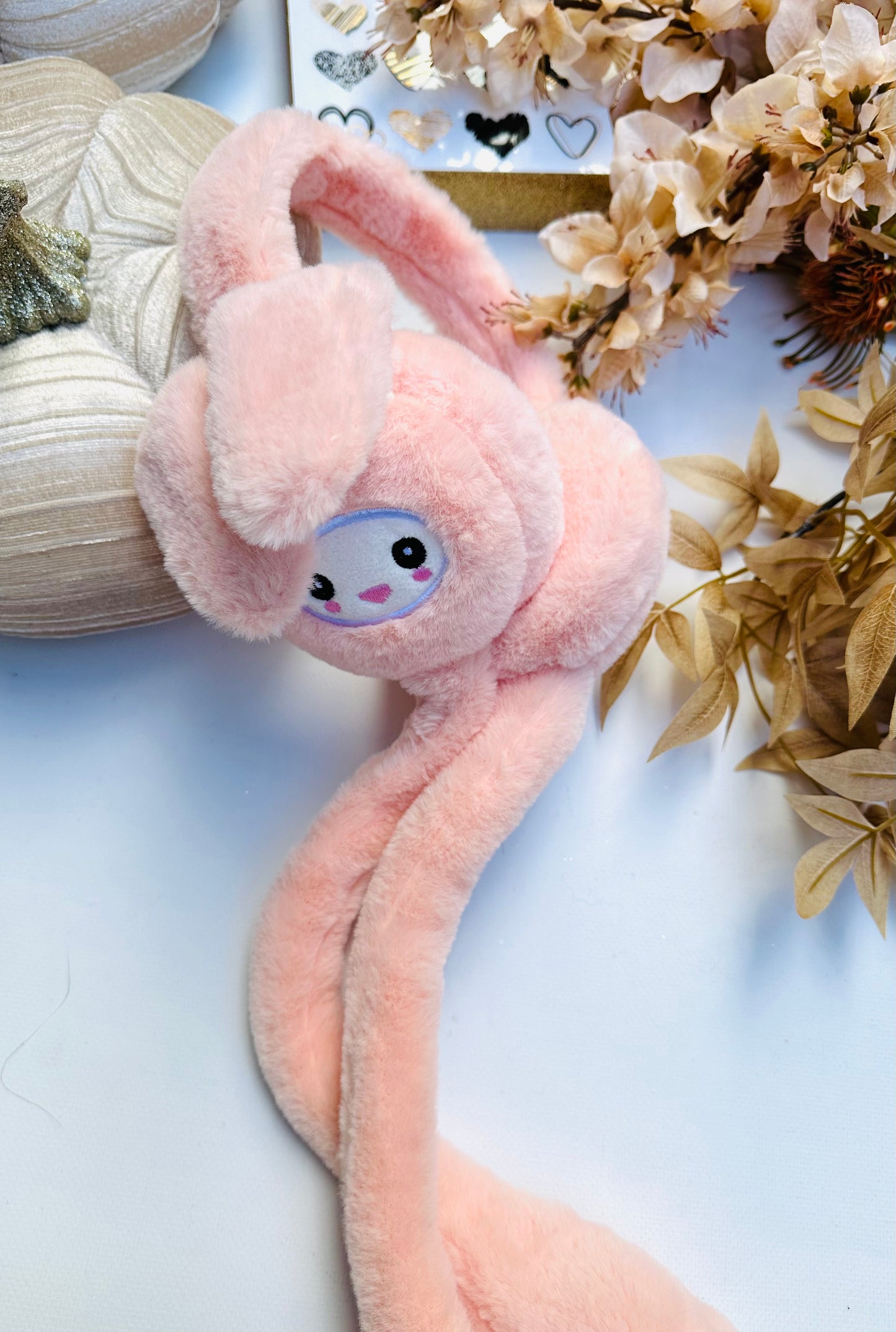 Earmuffs with moving ears