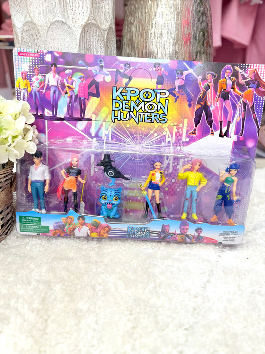 Set of K pop figures