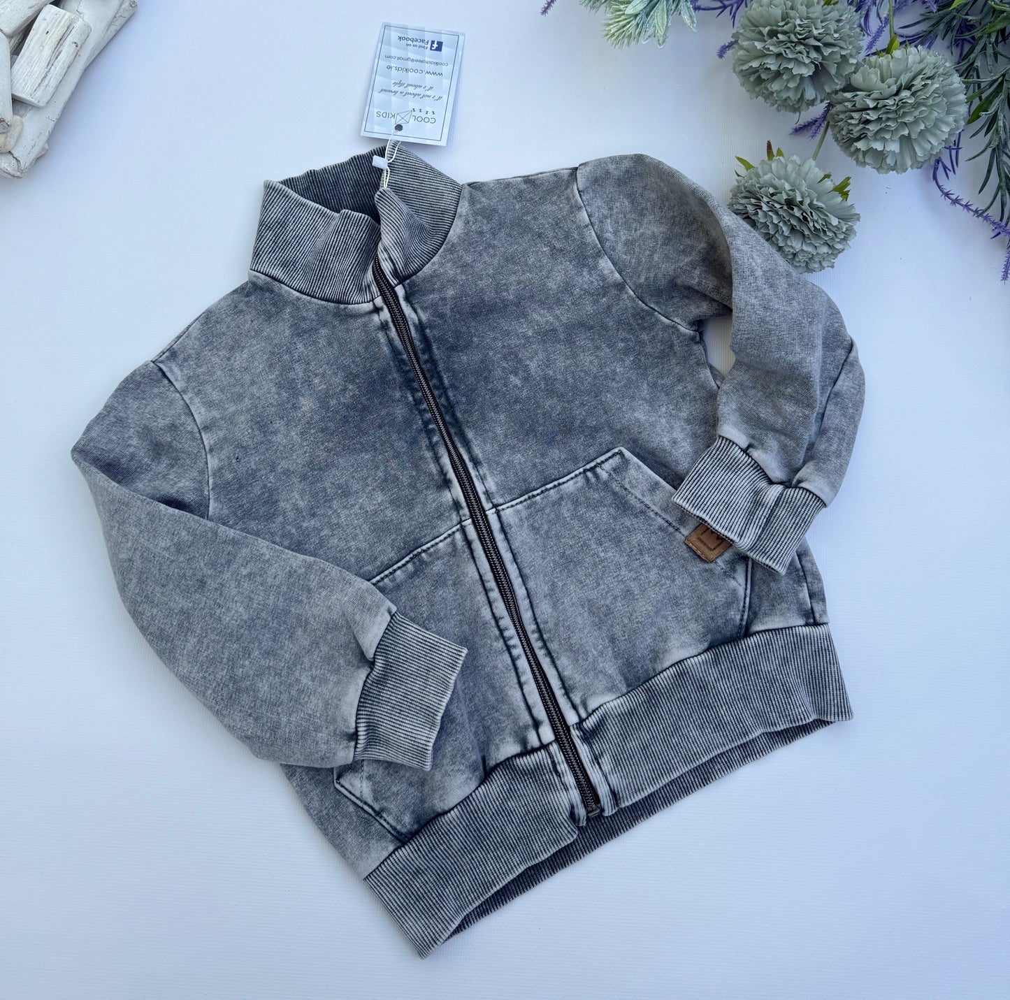 Soft zip top