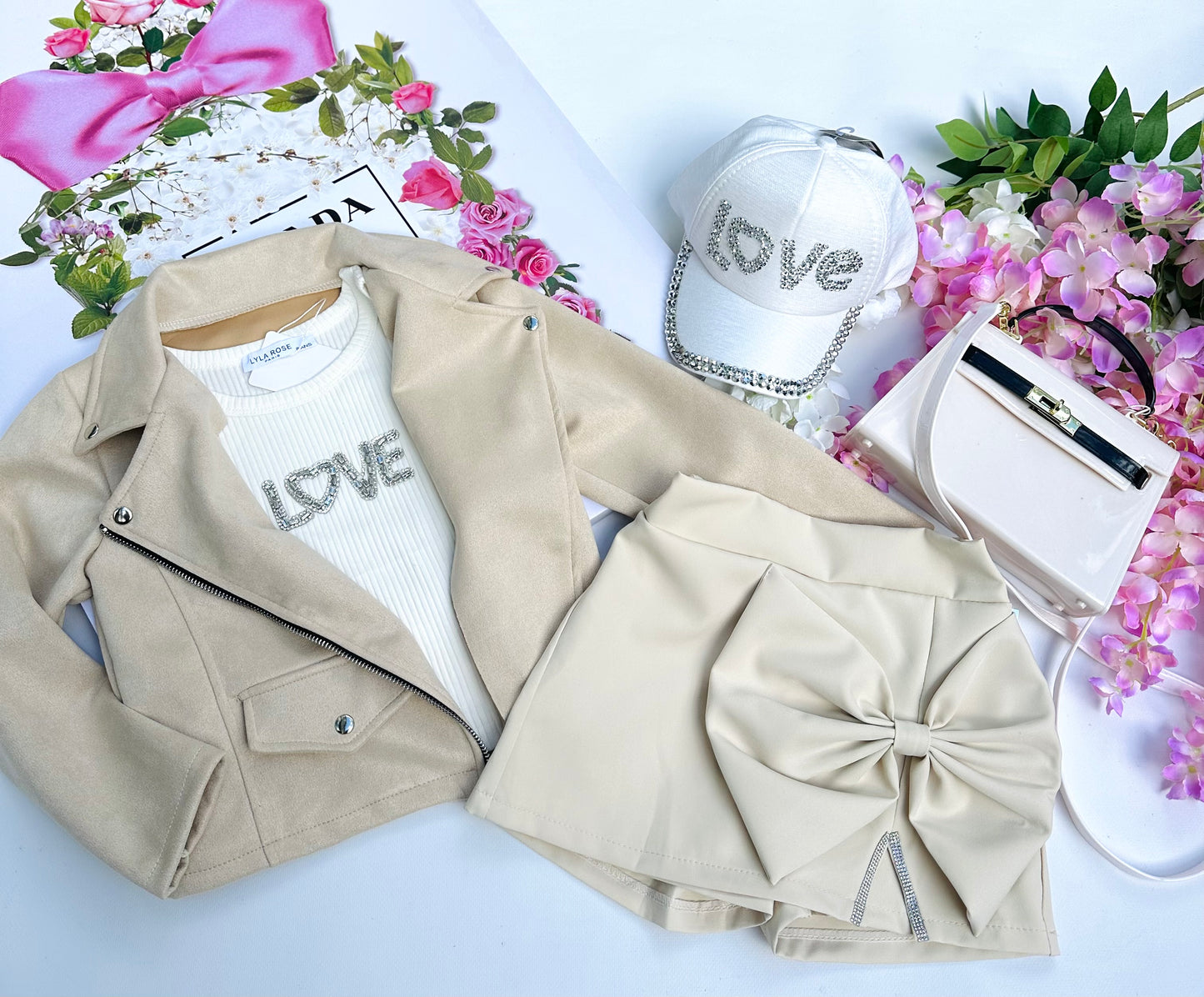 Beige bow skorts