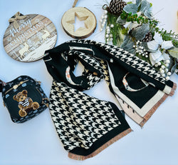 Elegant winter shawl