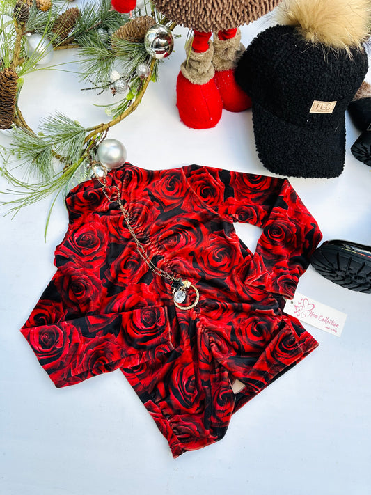 Roses top with necklace