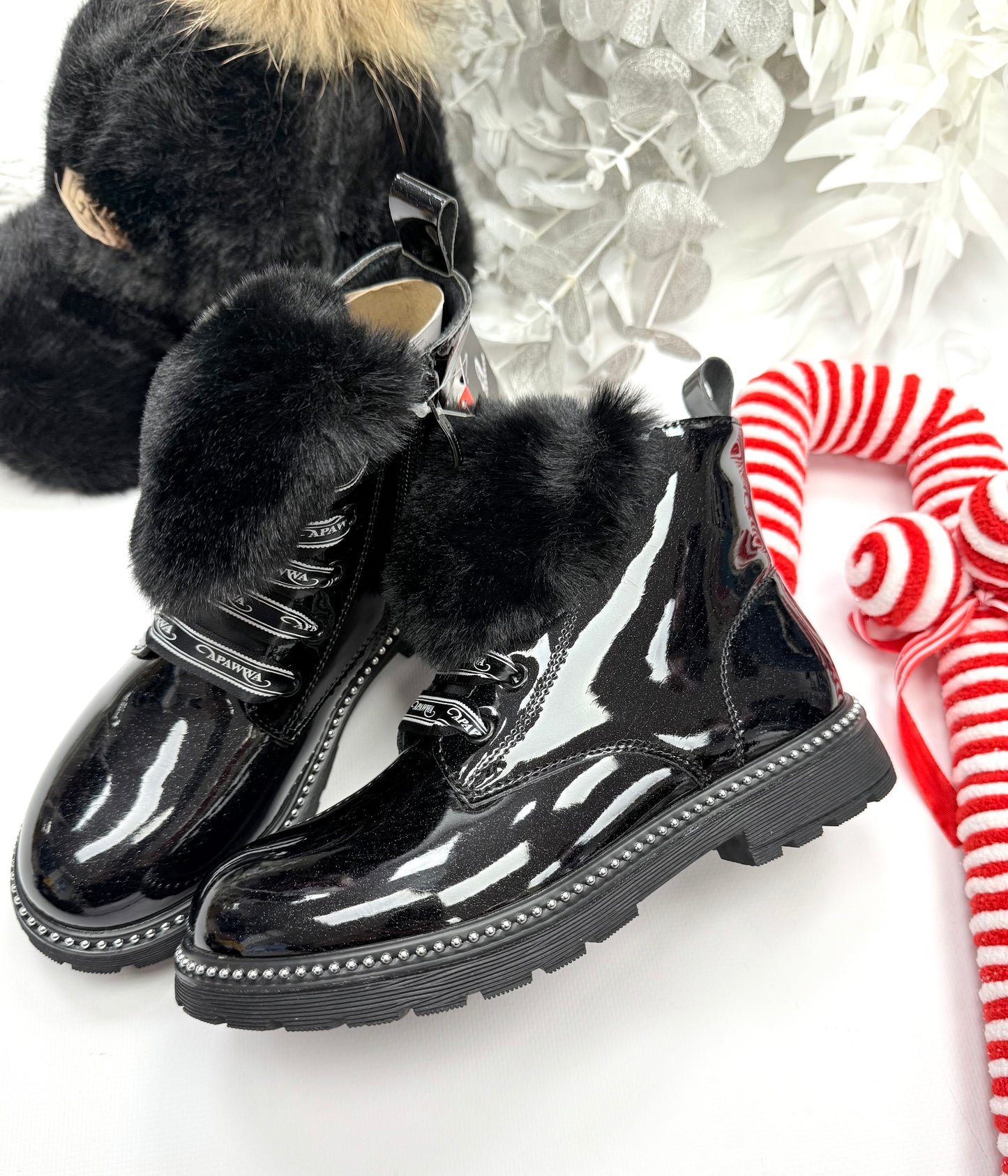 Black winter boots