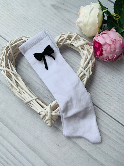 White kneesocks