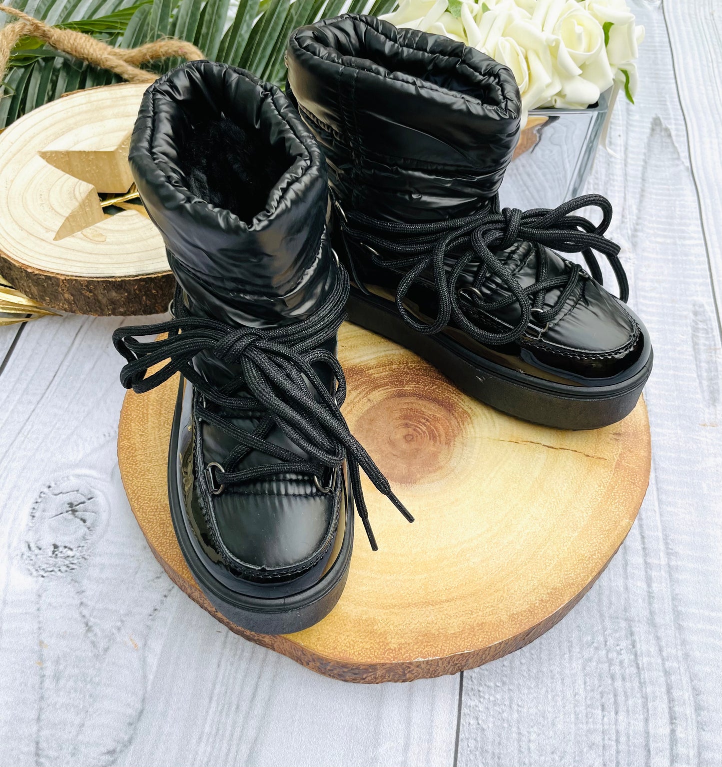 Black winter boots