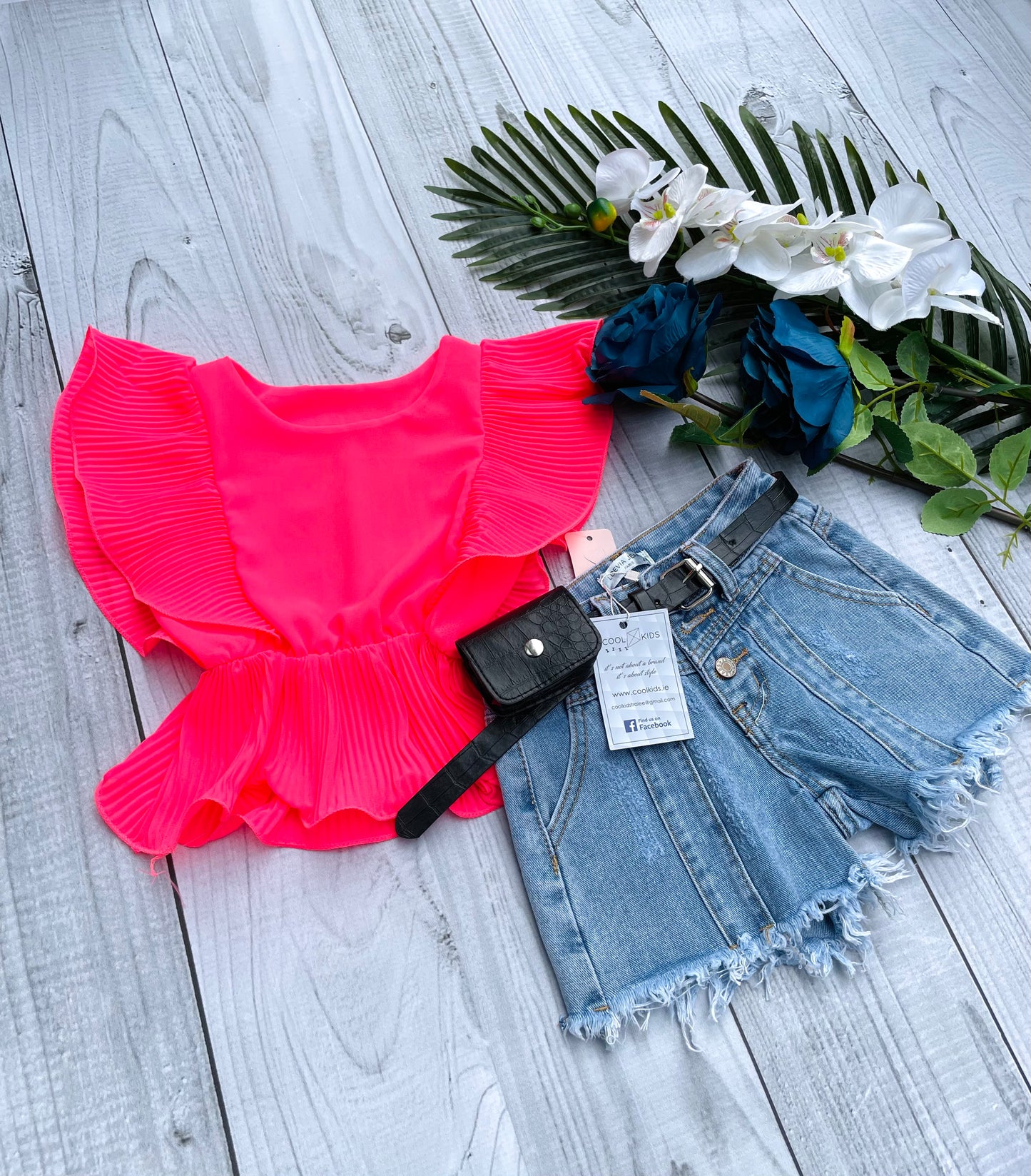 Denim shorts with belt