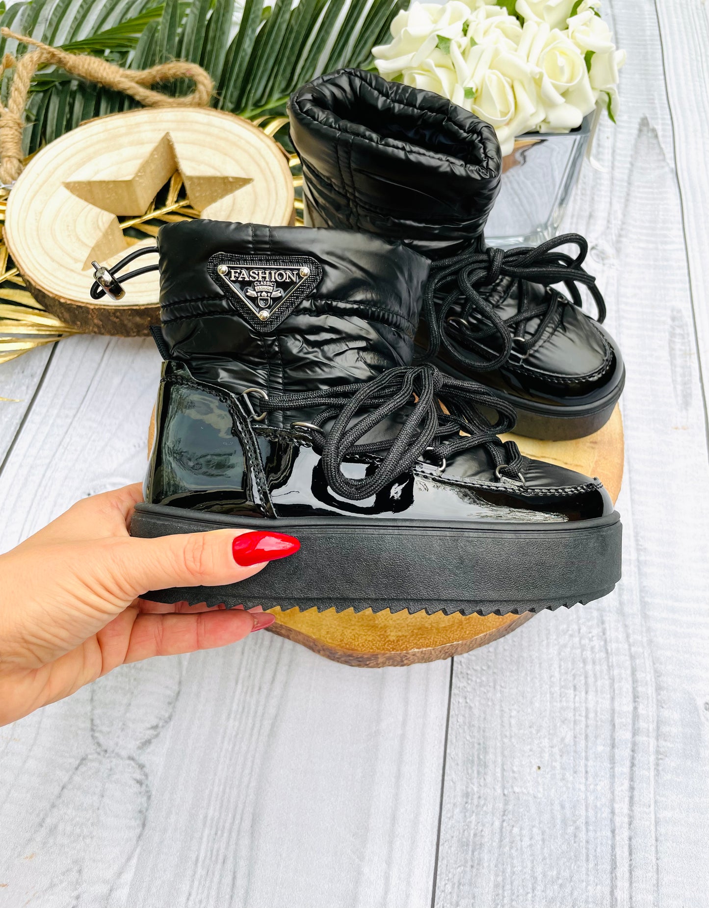 Black winter boots